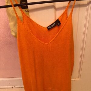 Allen B sweater tank XS. Beautiful bright orange color.  Like New Condition